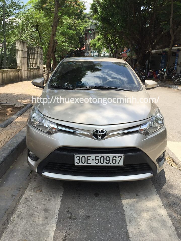 thuê xe giám đốc